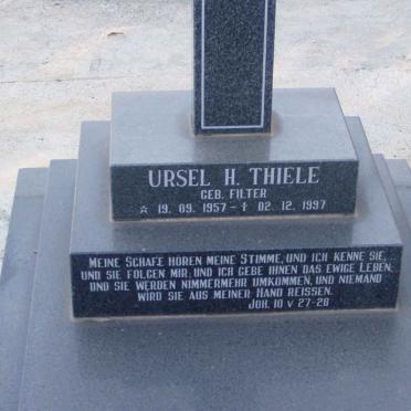 T - Vanne :: Surnames - T