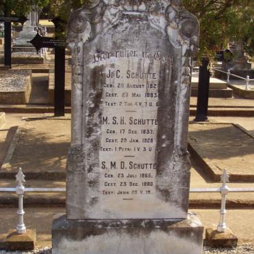 SCHUTTE :: SCHUTTE :: SCHUTTE