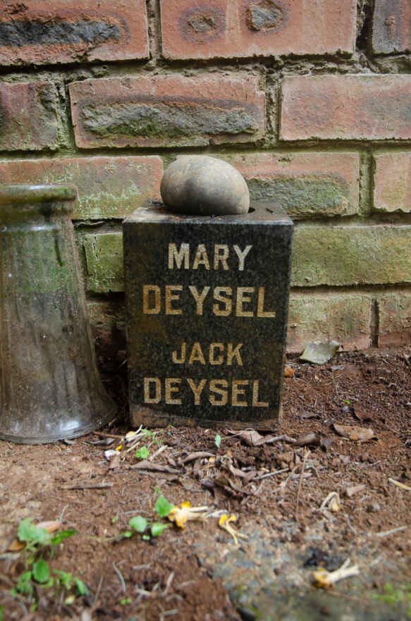 DEYSEL Jack &amp; Mary