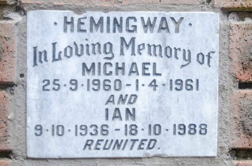 HEMINGWAY Ian 1936-1988 :: HEMINGWAY Michael 1960-1961