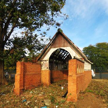 8. Lychgate Commercial Rd Cemetery
