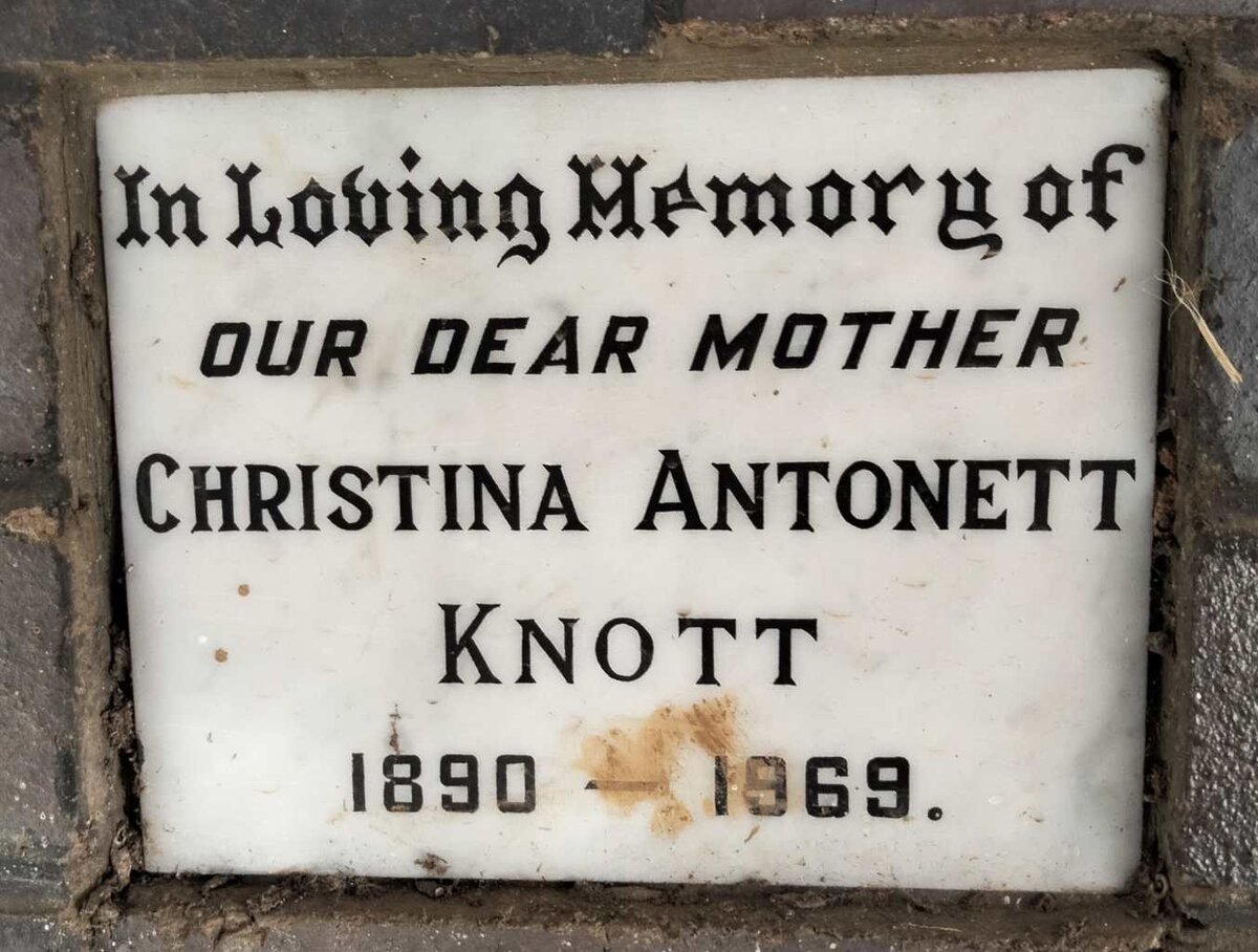 KNOTT Christina Antonett 1890-1969