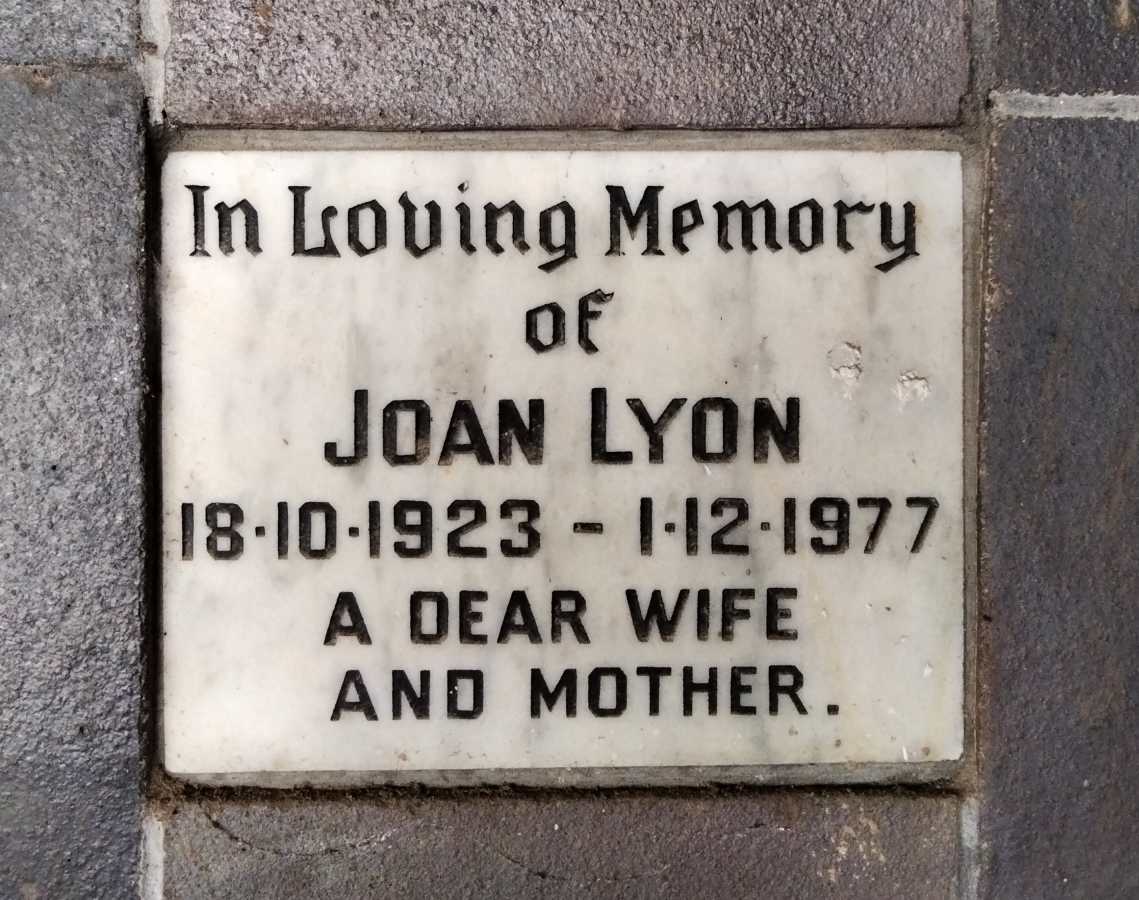LYON Joan 1923-1977