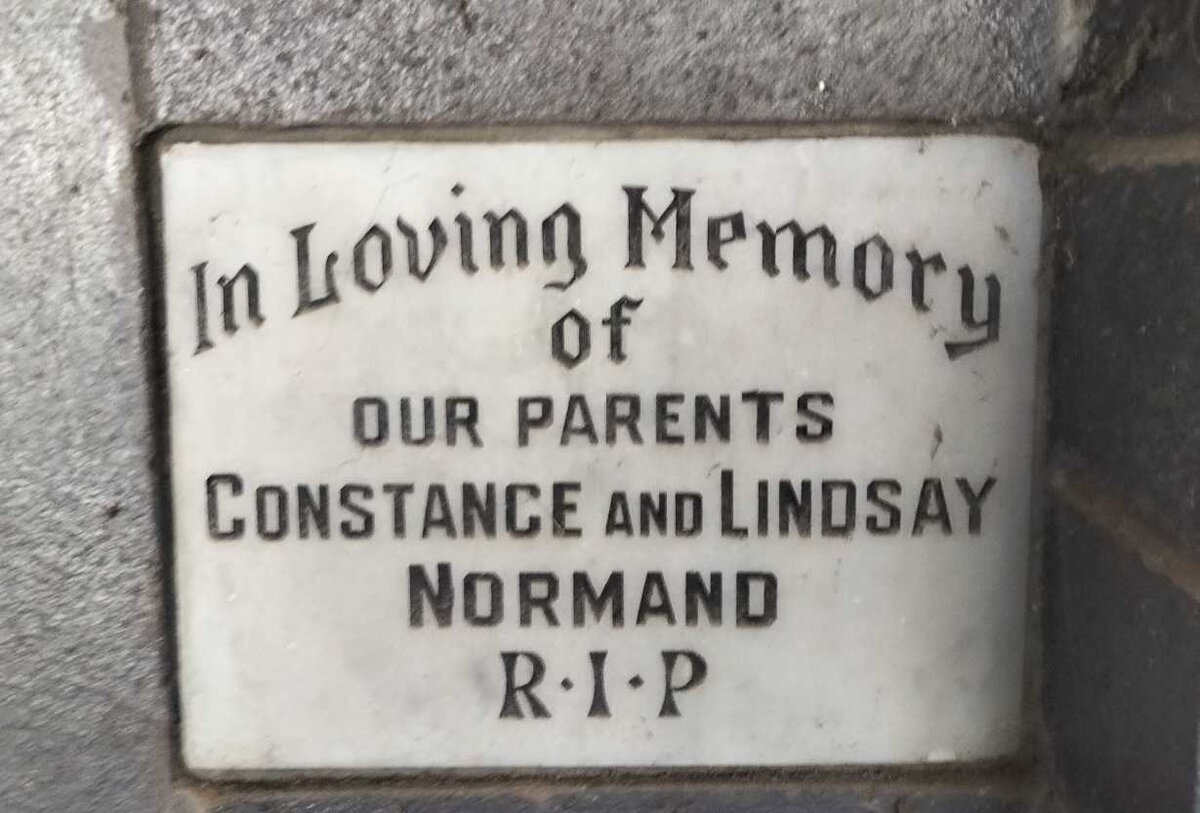 NORMAND Lindsay & Constance