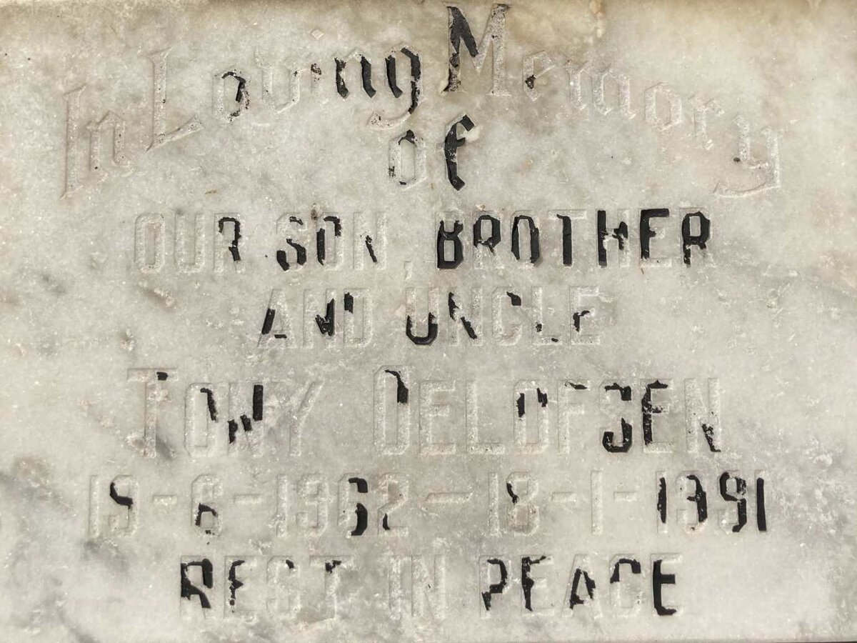 OELOFSEN Tony 1962-1991