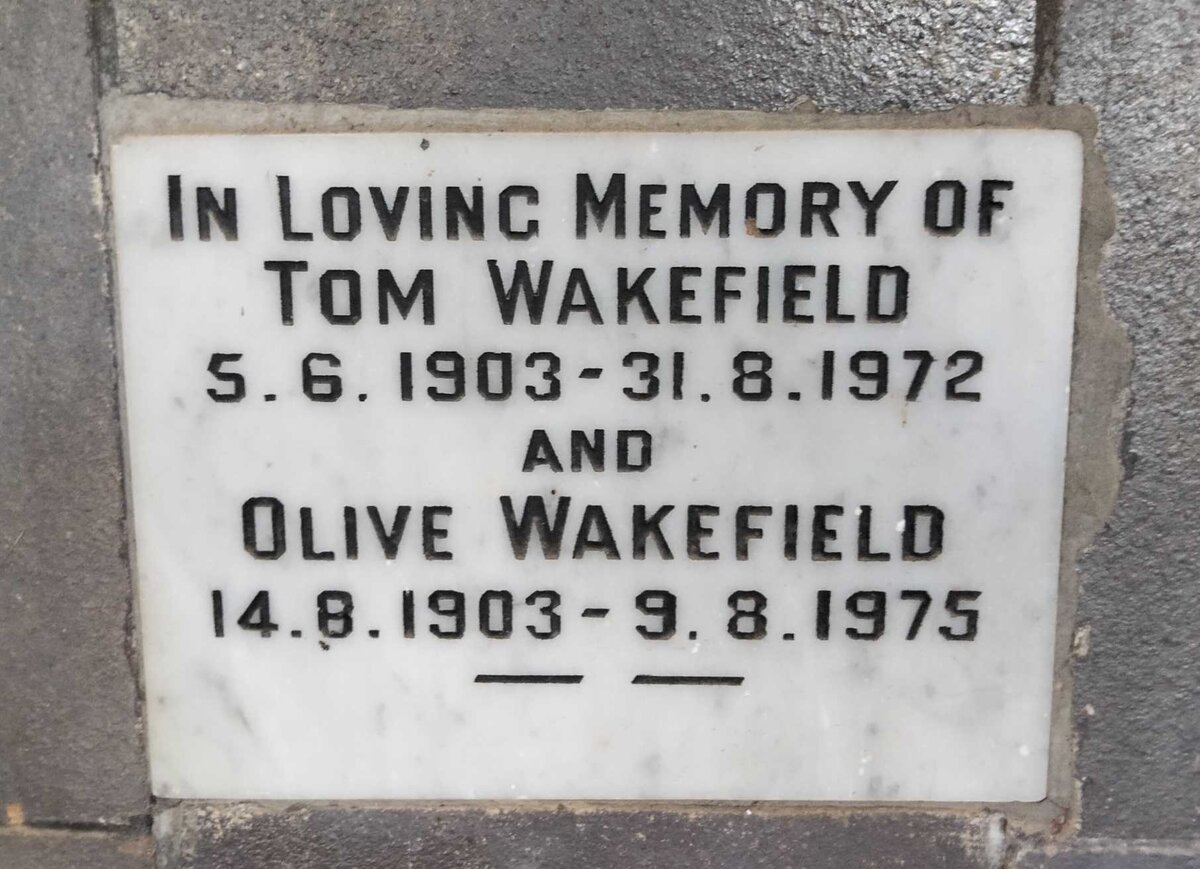WAKEFIELD Tom 1903-1972 & Olive 1903-1975