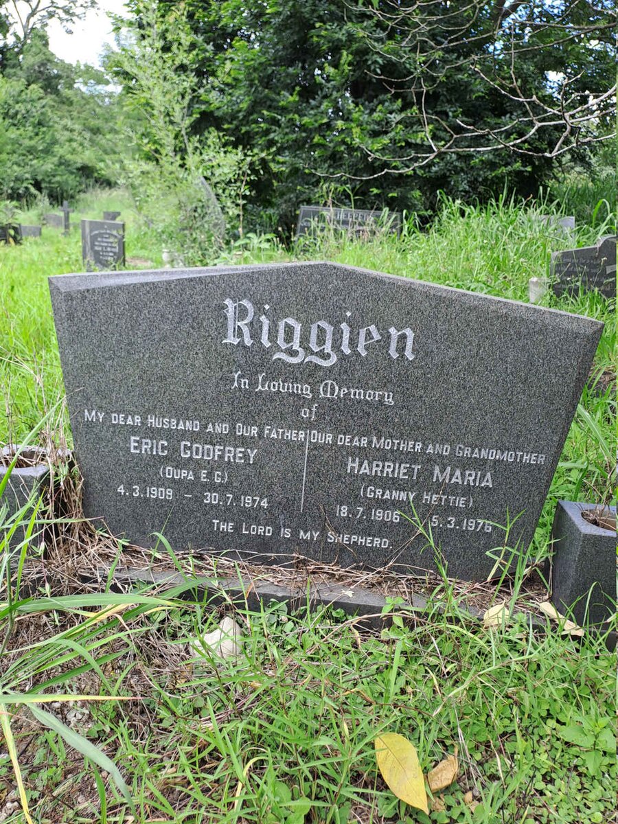 RIGGIEN Eric Godfrey 1909-1974 & Harriet Mary 1906-1976
