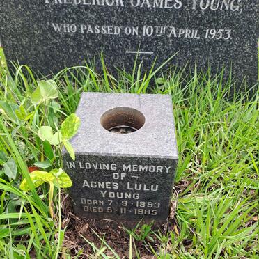 YOUNG Agnes Lulu 1893-1985