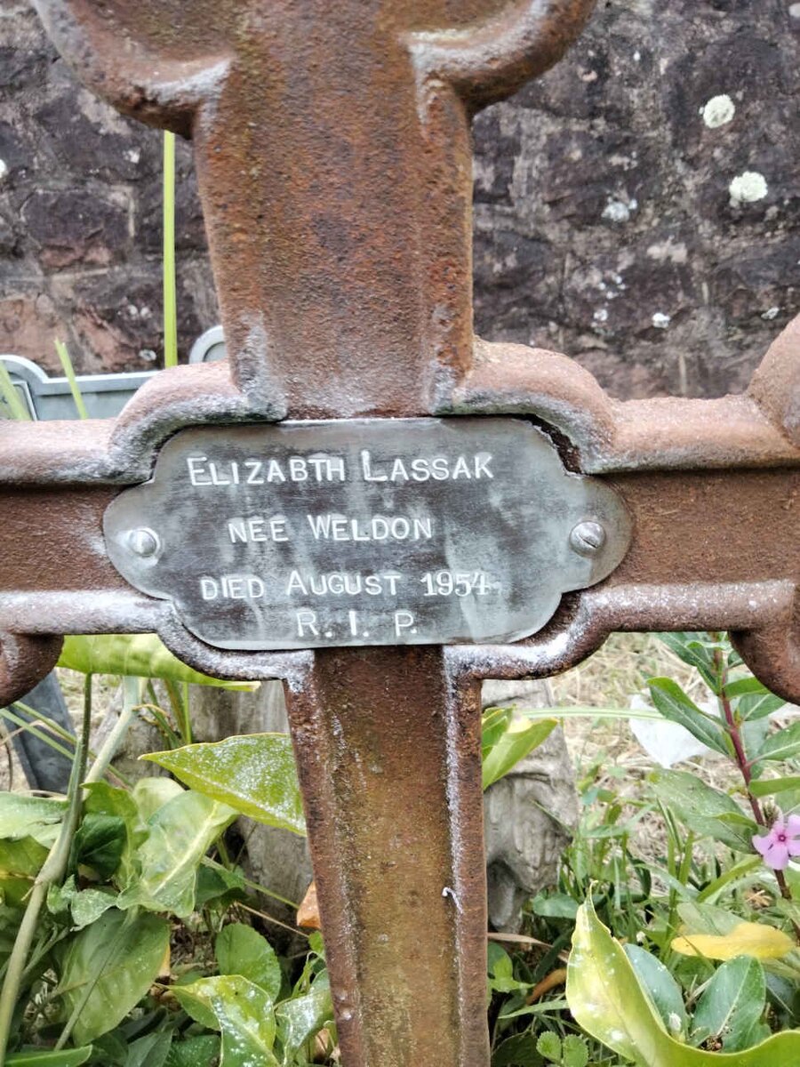 LASSAK Elizabeth nee WELDON -1954
