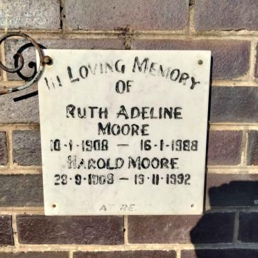 MOORE Harold 1908-1992 &amp; Ruth Adeline 1908-1988