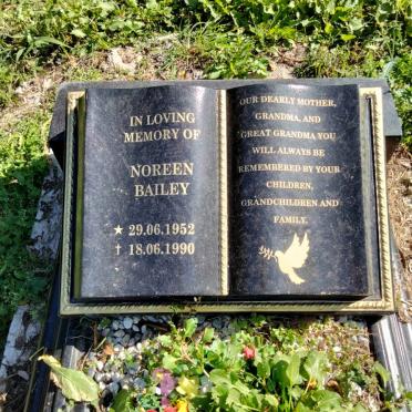 BAILEY Noreen 1952-1990