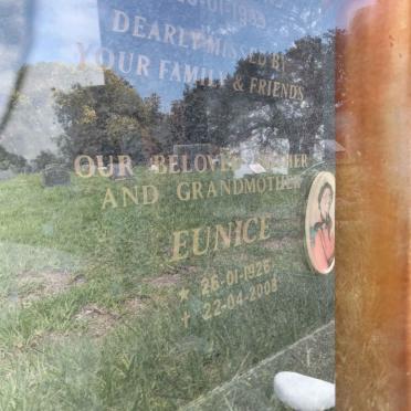 SKEEF Eunice 1926-2008