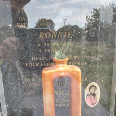 SKEET Ronnie 1924-1999 &amp; Eunice 192?-20??