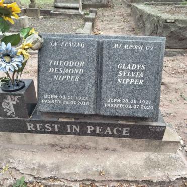 NIPPER Theodor Desmond 1932-2015 &amp; Gladys Sylvia 1927-2020