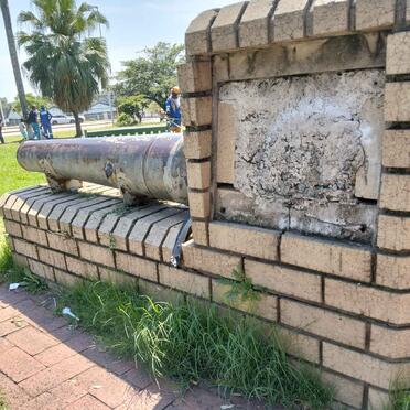 5. Old cannon (plaque missing)