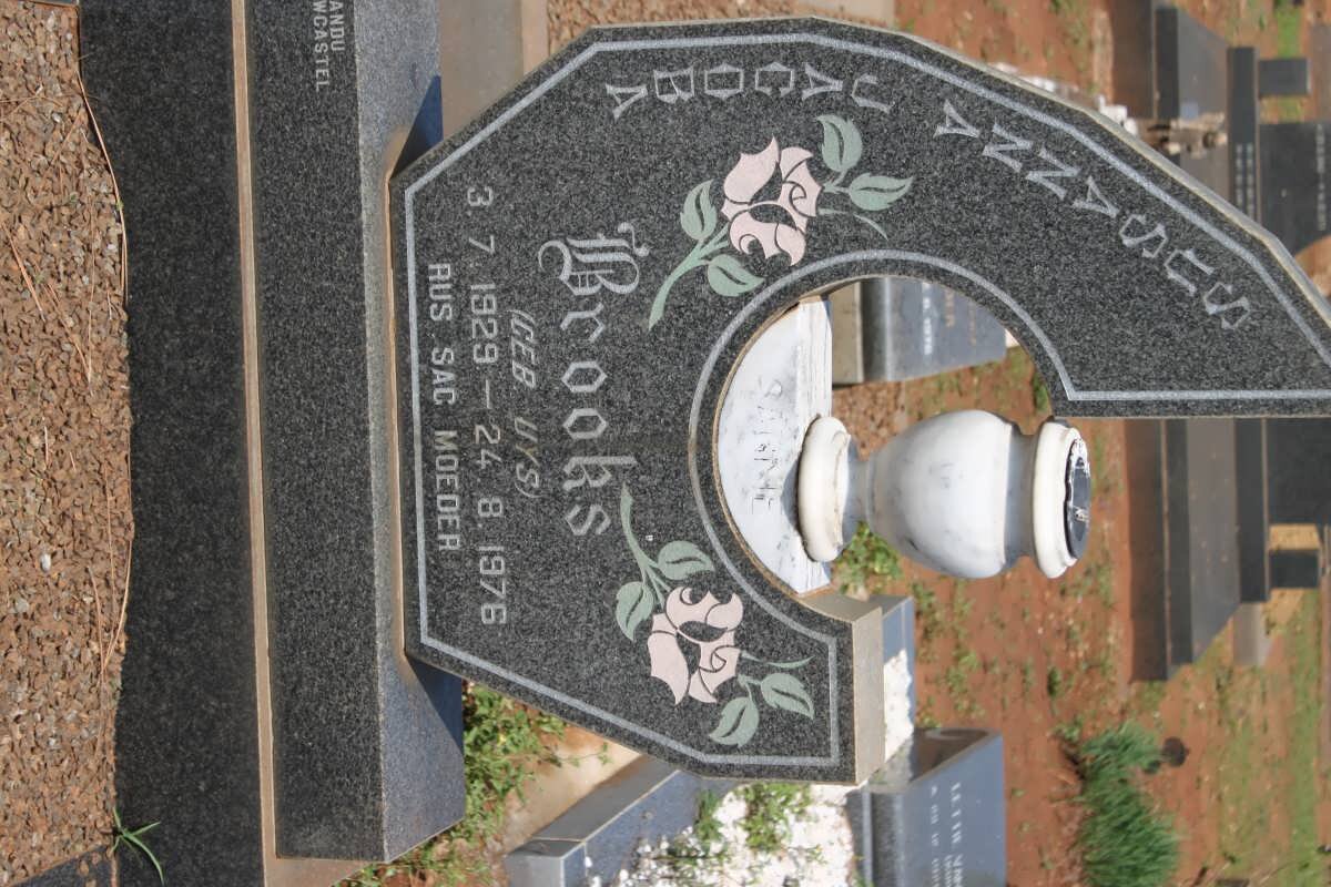 BROOKS Sanna Jacoba nee UYS 1929-1976