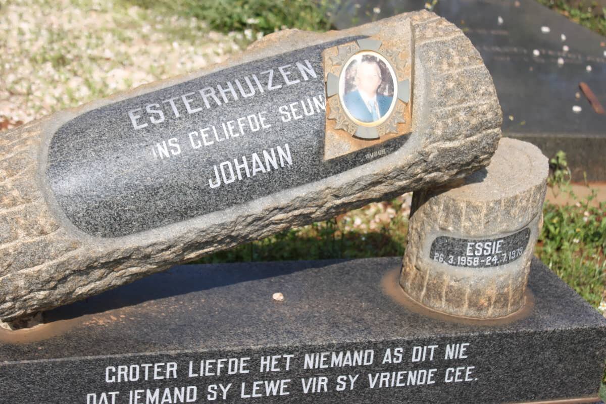 ESTERHUIZEN Johann 1958-1979