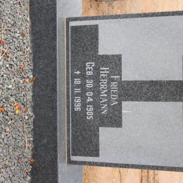 HERRMANN Frieda 1905-1996