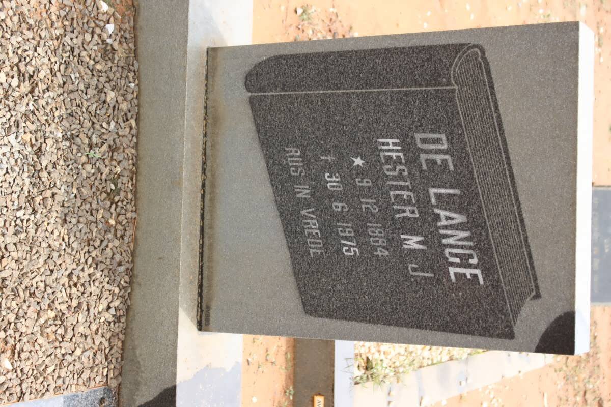 LANGE Hester M.J., de 1884-1975