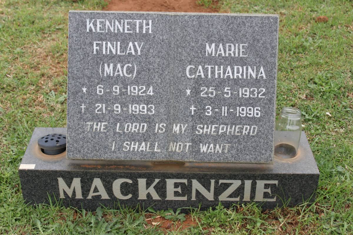 MACKENZIE Kenneth Finlay 1924-1993 &amp; Marie Catharina 1932-1996