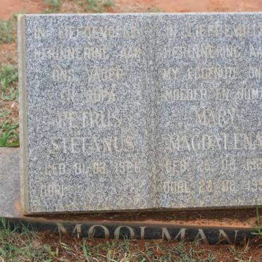 MOOLMAN Petrus Stefanus 1926- &amp; Mary Magdalena 1922-1990