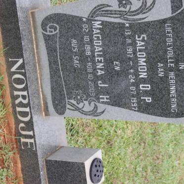 NORDJE Salomon D.P. 1917-1997 &amp; Magdalena J.H. 1918-2003