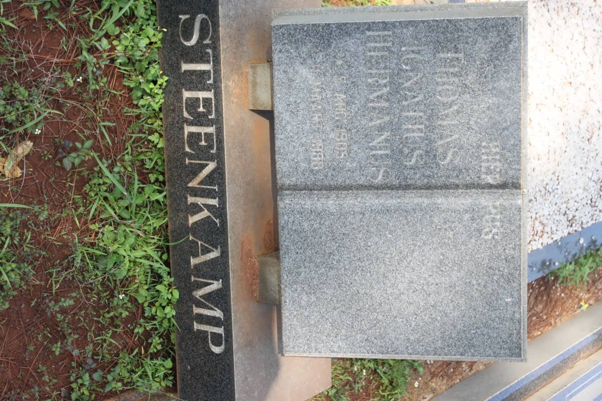 STEENKAMP Thomas Ignatius Hermanus 1909-1988