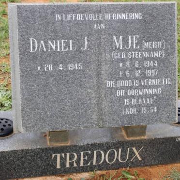 TREDOUX Daniel J. 1945- &amp; M.J.E. STEENKAMP 1944-1997
