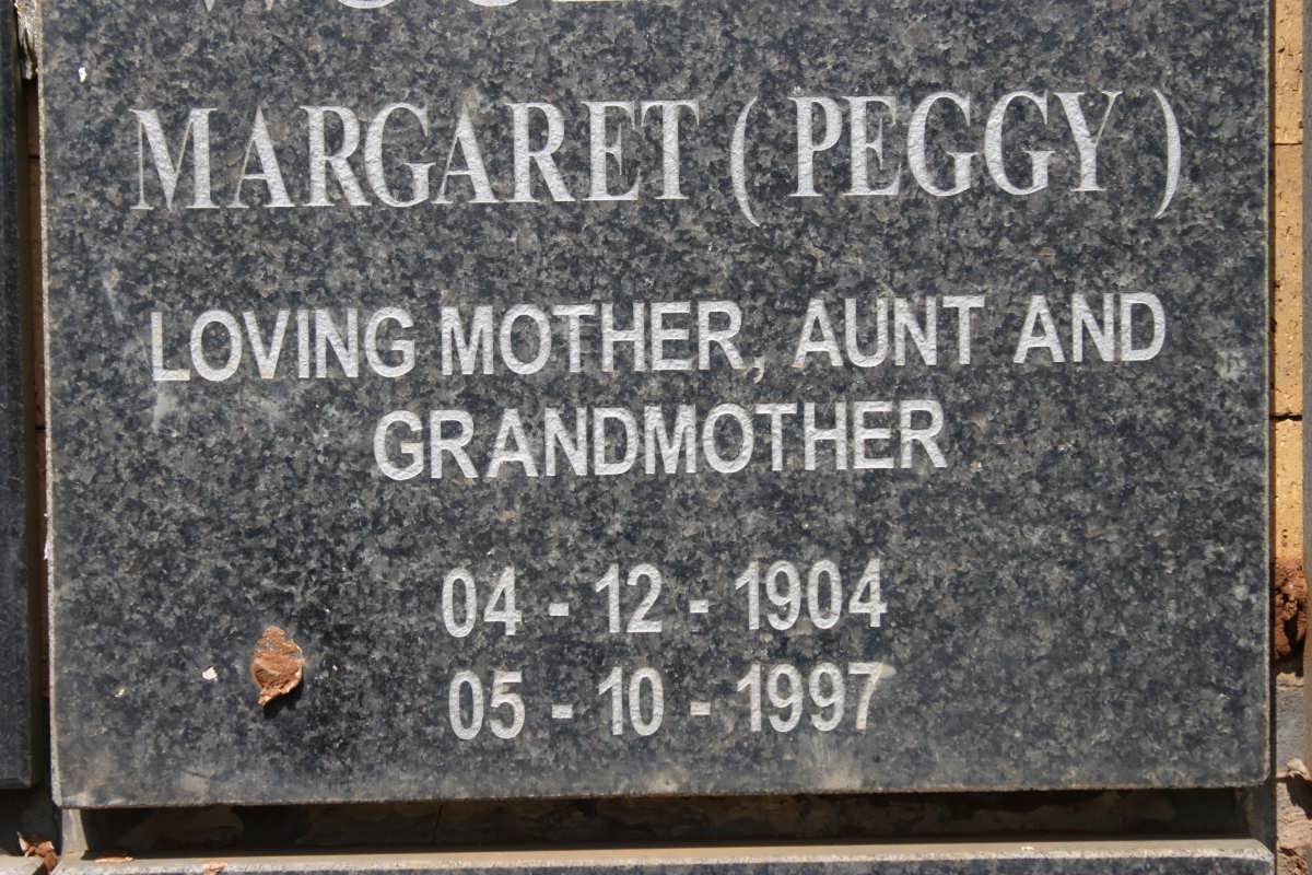 WOOLMORE Margaret 1904-1997