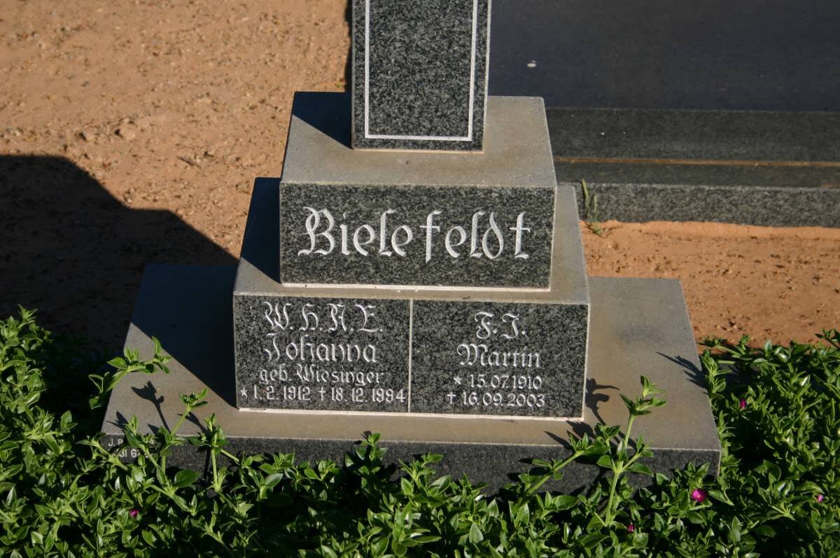 BIELEFELDT F.J. Martin 1910-2003 &amp; W.H.A.E. Johanna WIESINGER 1912-1994