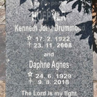 HOEPNER Kenneth John Drummond 1922-2008 &amp; Daphne Agnes 1929-2018
