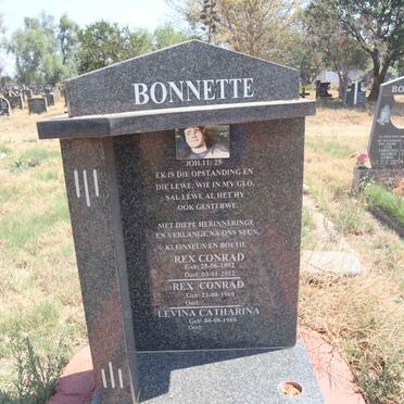 BONNETTE Rex Conrad 1969- & Levina Catharina 1969- :: BONETTE Rex Conrad 1992-2012