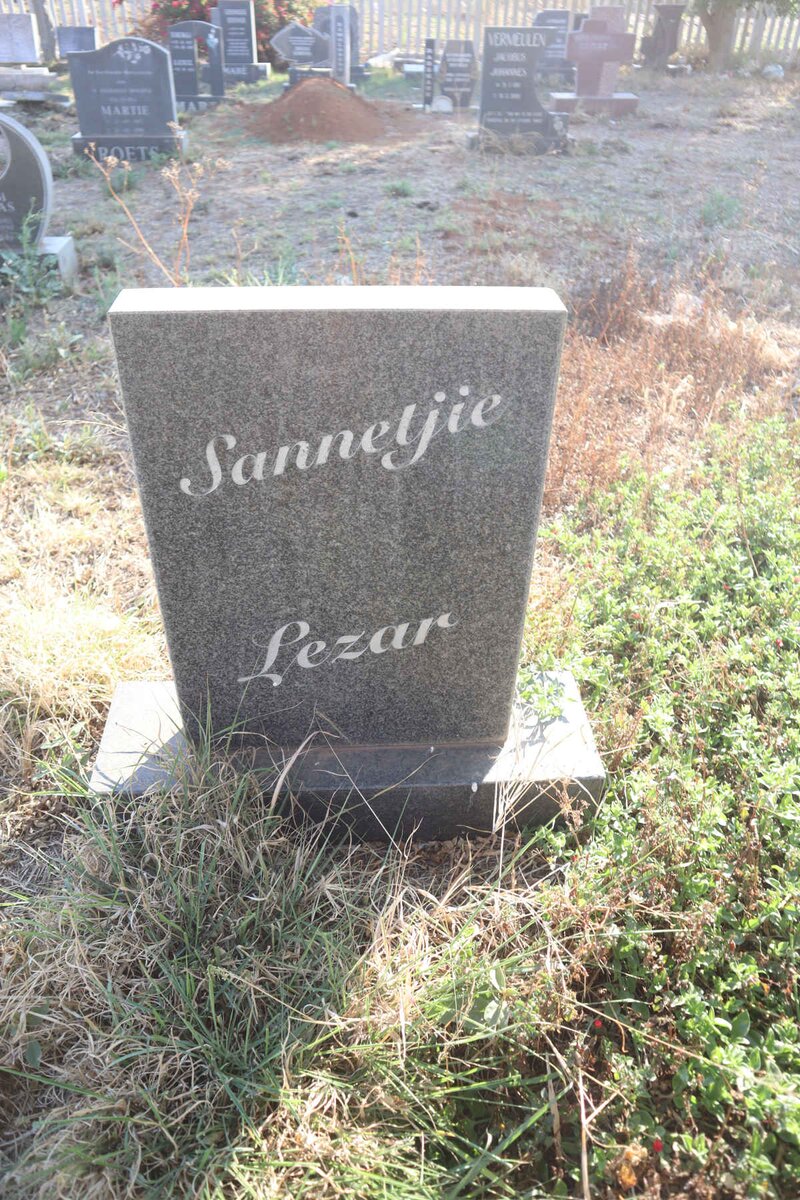 LEZAR Sannetjie