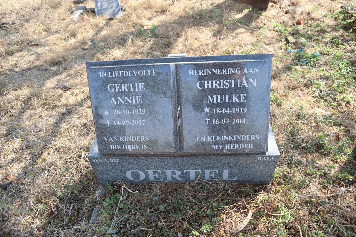 OERTEL Christian Mulke 1919-2014 & Gertie Annie 1929-2007