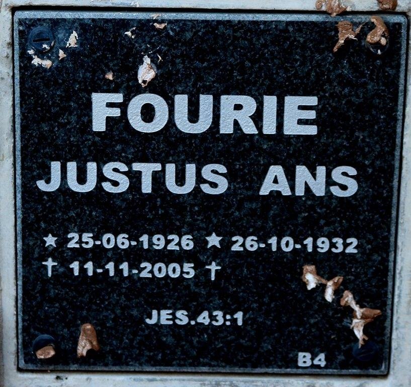 FOURIE Justus 1926-2005 &amp; Ans 1932-