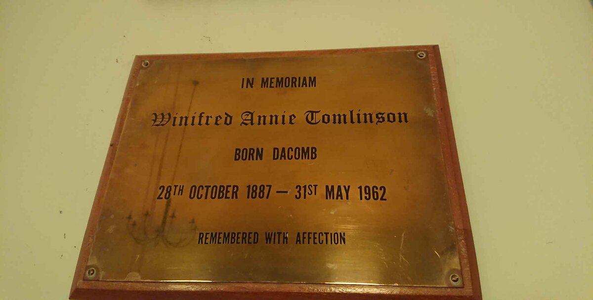 TOMLINSON Winifred Annie nee DACOMB 1887-1962