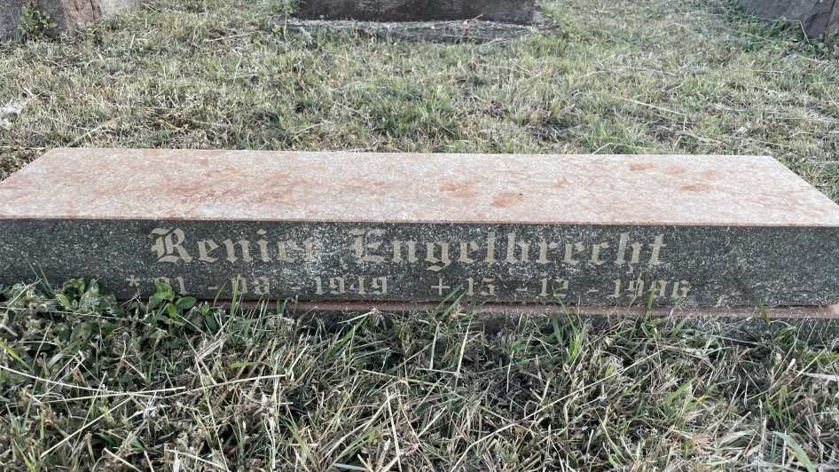 ENGELBRECHT Renier 1949-1996