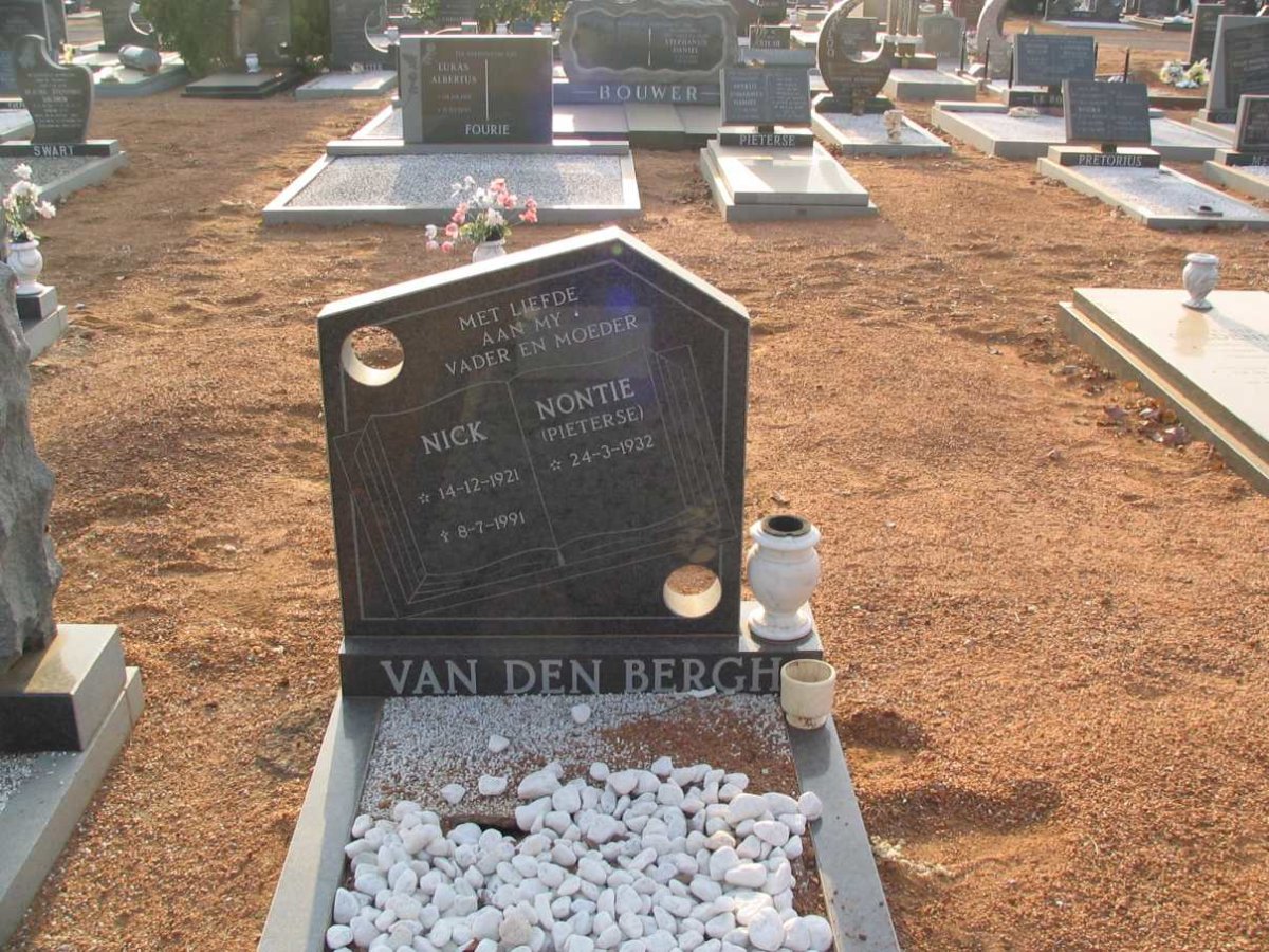 BERG Nick, van den 1921-1991 &amp; Nontie PIETERSE 1932-