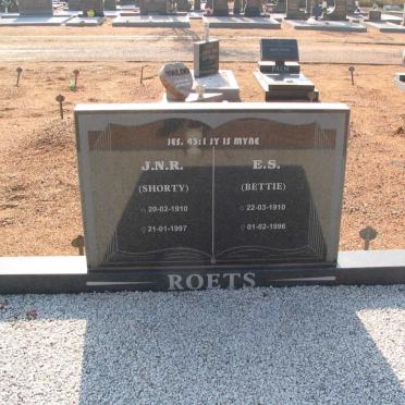 ROETS J.N.R. 1910-1997 &amp; E.S. 1910-1996