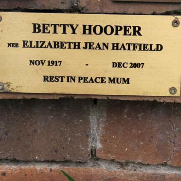 HOOPER Elizabeth Jean nee HATFIELD 1917-2007