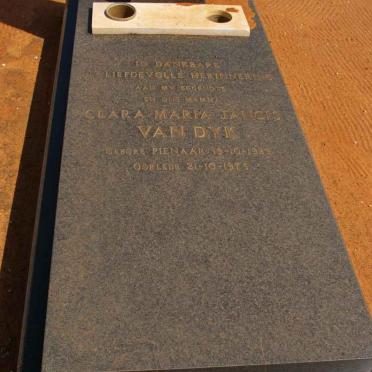 DYK Clara Maria J., van nee PIENAAR 1929-1973