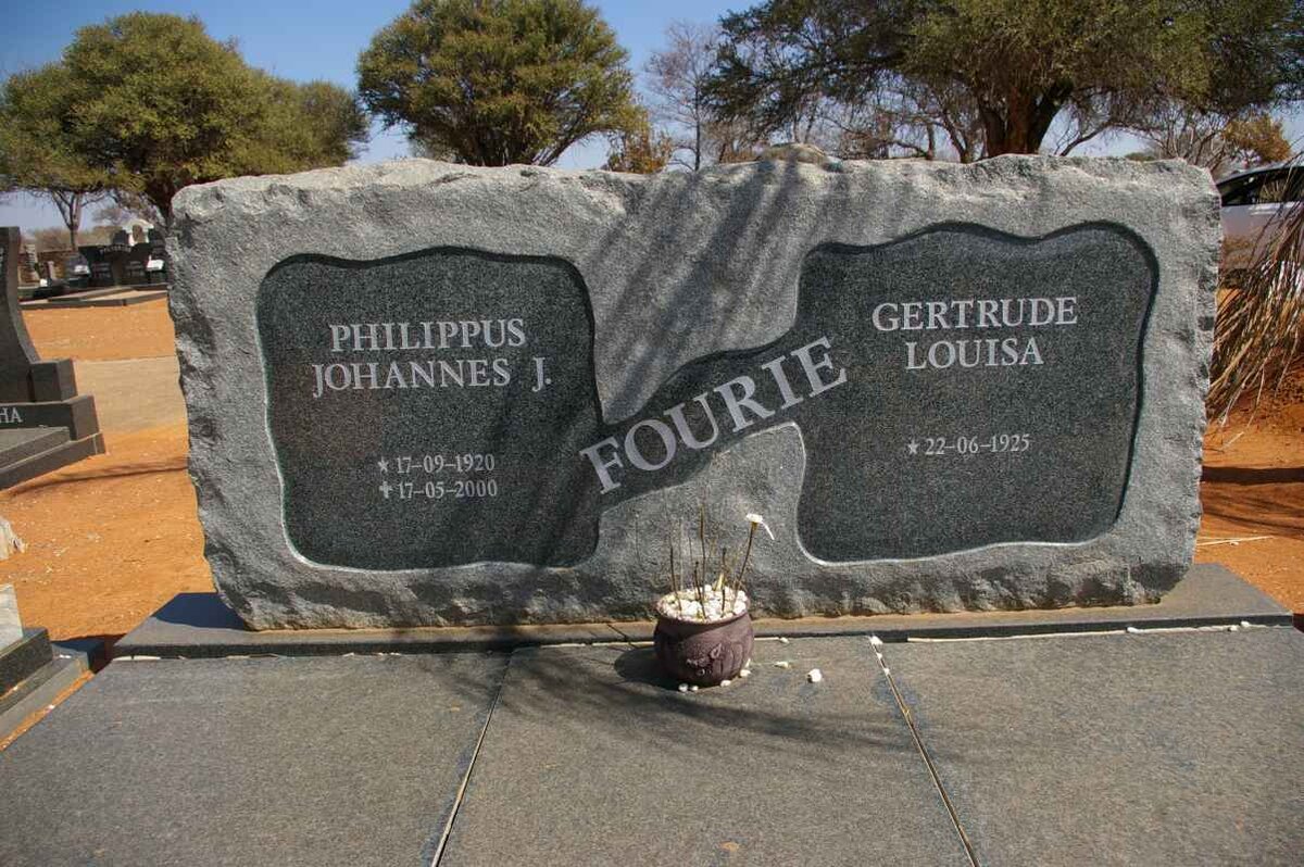 FOURIE Philippus Johannes J. 1920-2000 &amp; Gertrude Louisa 1925-