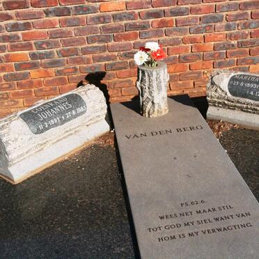 BERG Coenraad Johannes, van den 1893-1983 &amp; Martha Elizabeth VAN VREDEN 1895-1981