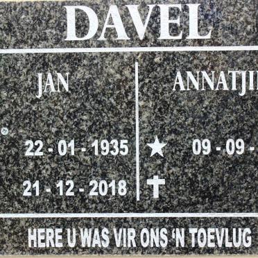 DAVEL Jan 1935-2018 &amp; Annatjie 1937-