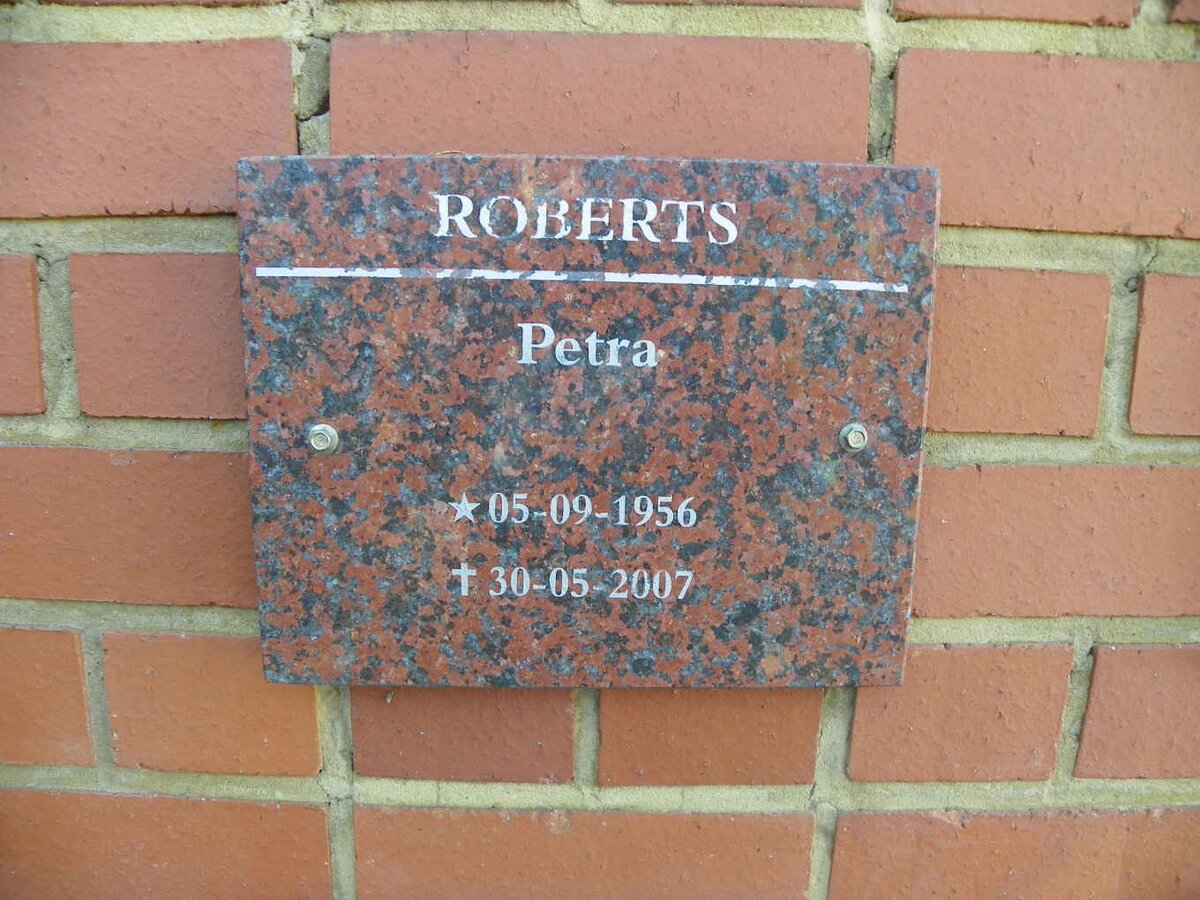 ROBERTS Petra 1956-2007