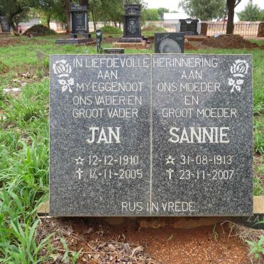NAUDE Jan 1910-2005 & Sannie 1913-2007