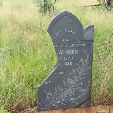 Limpopo, MOKOPANE district, Doorndraaidam Nature Reserve, Paardedrift 303, single grave