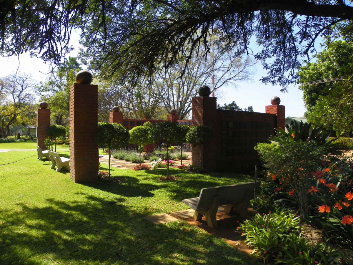 3. Gedenkmuur / Memorial Wall