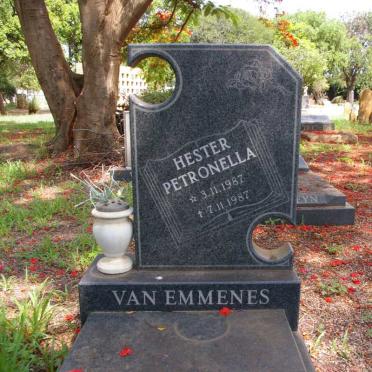 EMMENES Hester Petronella, van 1987-1987