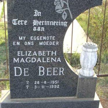 BEER Elizabeth Magdalena, de 1951-1992 ::  DE BEER Annette 1971-2001